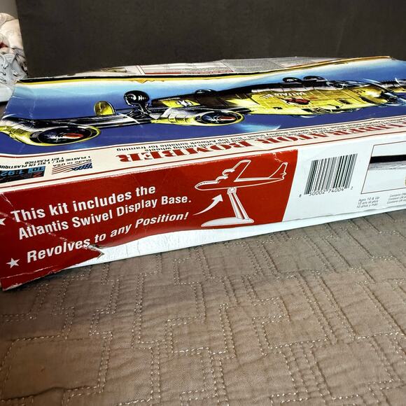 NEW Atlantic B-24J Libertor Bomber Model Airplane Kit - Picture 3 of 9